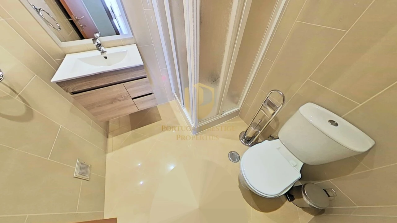 Apartamento T4 para Venda em Quelfes Foto 21
