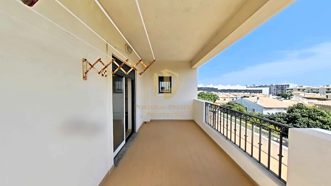 Apartamento T4 para Venda em Quelfes Foto 27