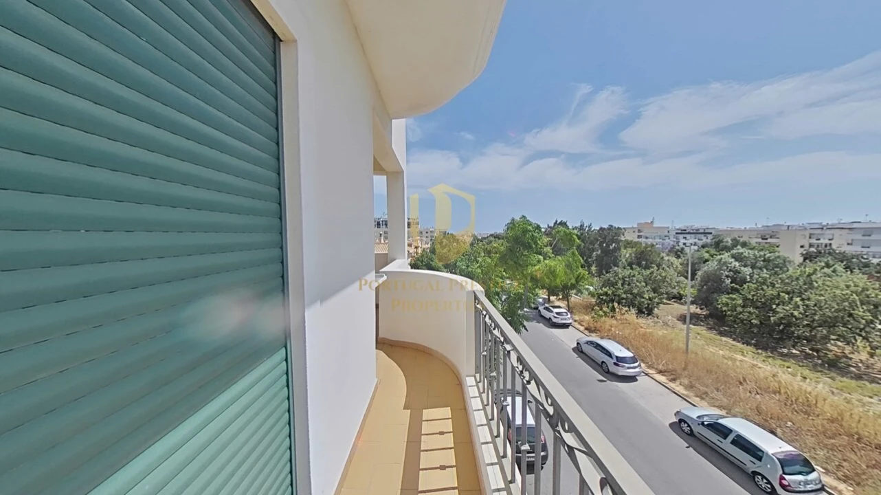 Apartamento T4 para Venda em Quelfes Foto 29