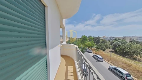 Apartamento T4 para Venda em Quelfes