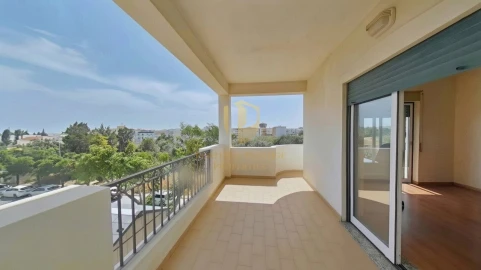 Apartamento T4 para Venda em Quelfes
