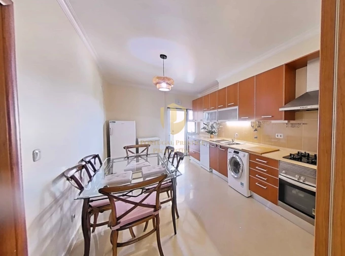 Apartamento T4 para Venda em Quelfes Foto 5
