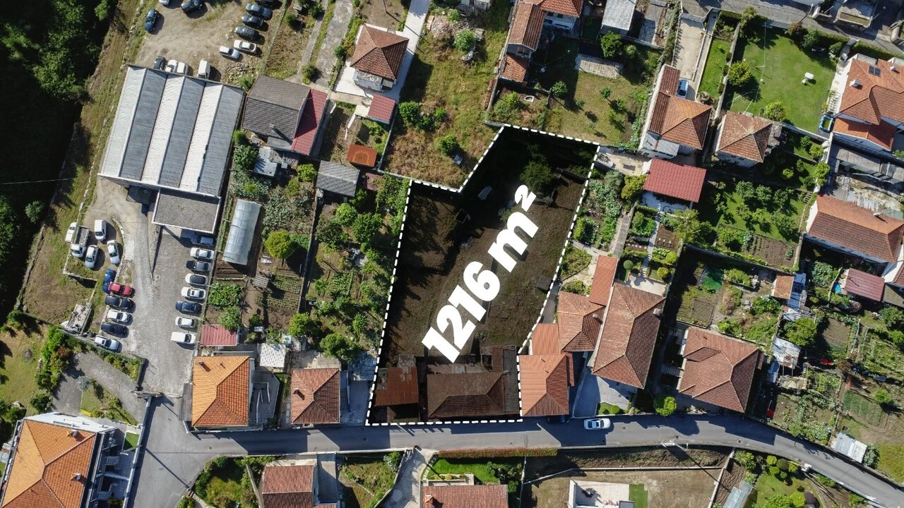 Moradia T4 para Venda em Serzedelo Foto 1