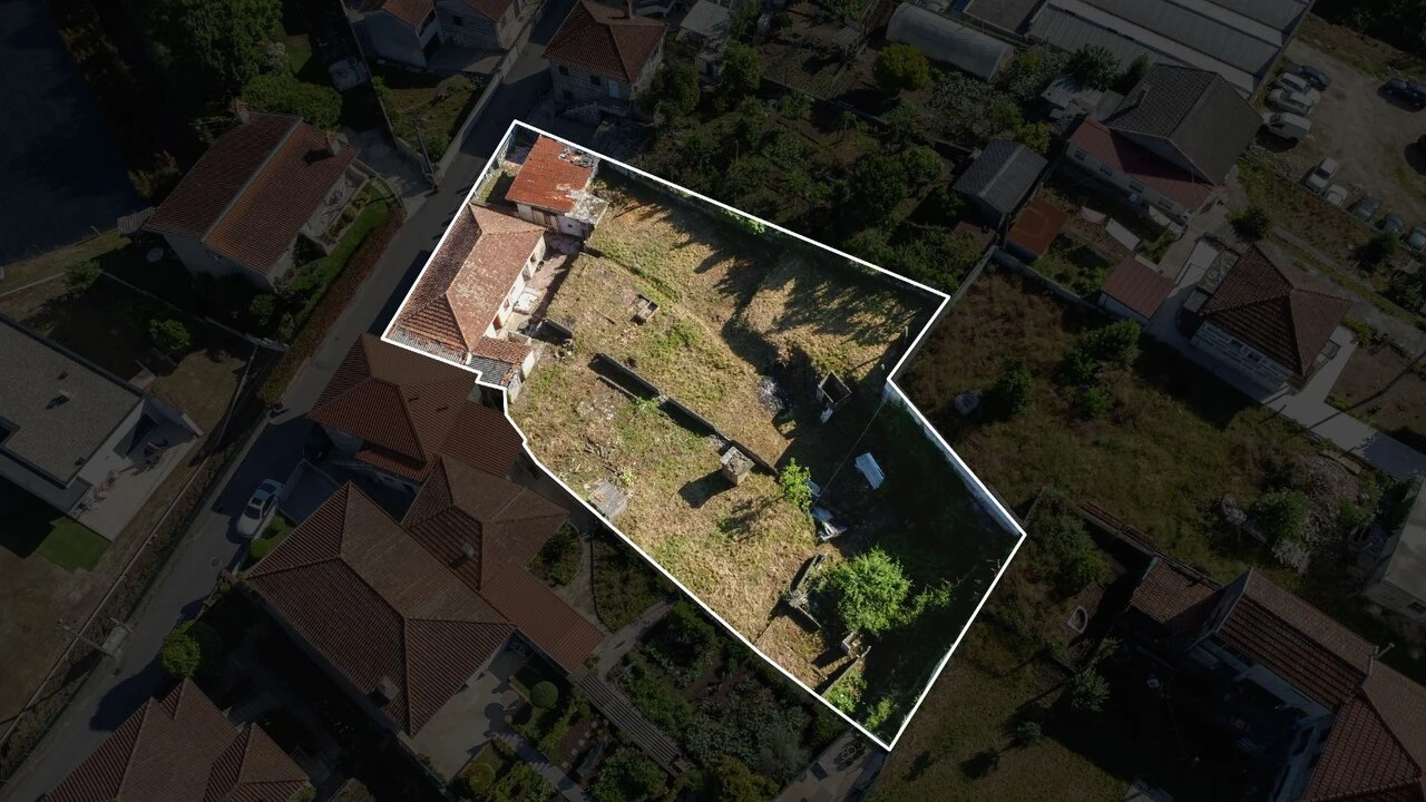 Moradia T4 para Venda em Serzedelo Foto 8