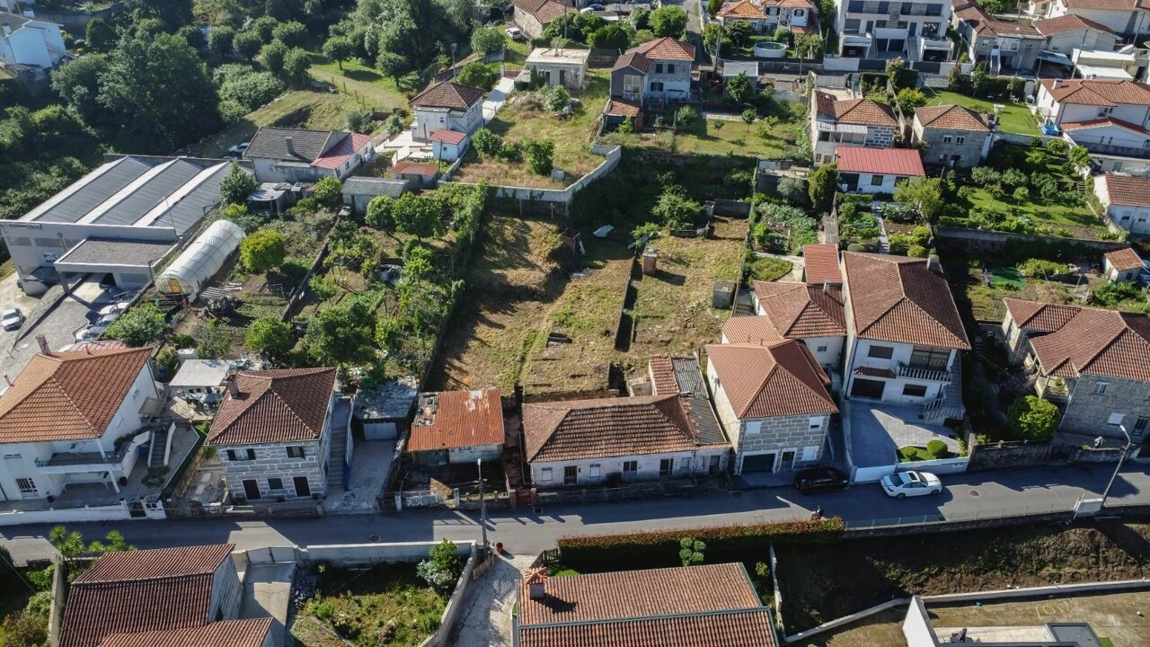 Moradia T4 para Venda em Serzedelo Foto 11