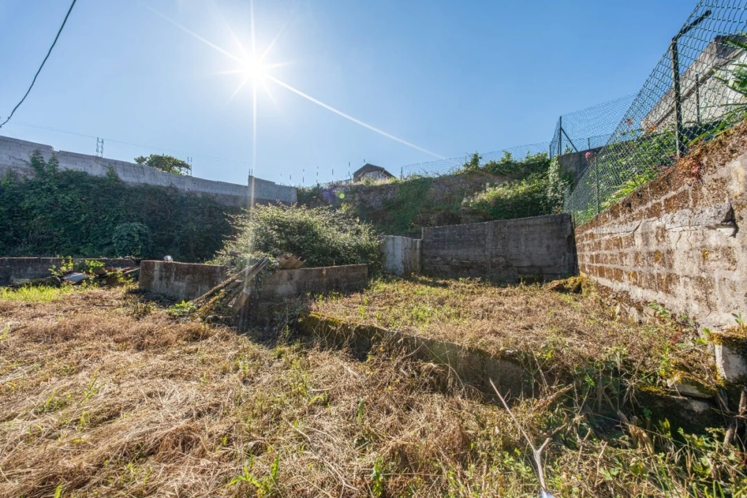 Moradia T4 para Venda em Serzedelo Foto 32