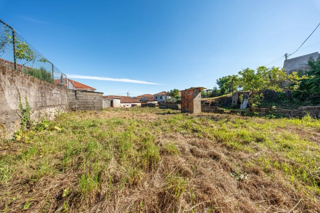 Moradia T4 para Venda em Serzedelo Foto 33