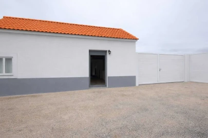 Moradia T2 para Venda em Azoia de Cima e Tremês