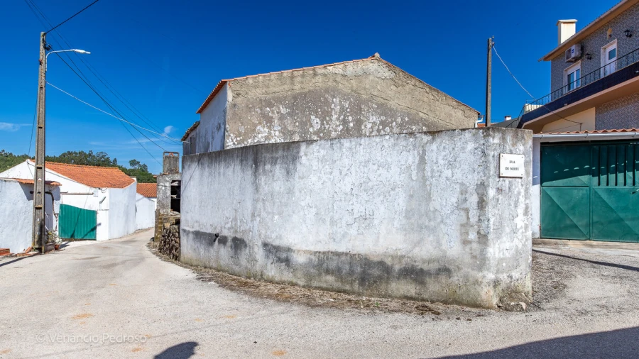 Moradia T2 para Venda em Azueira e Sobral da Abelheira