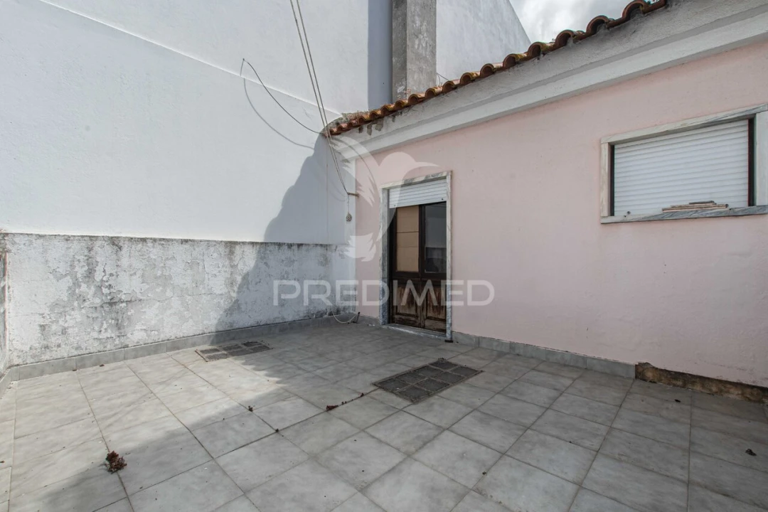 Moradia T2 para Venda em Azambuja Foto 7