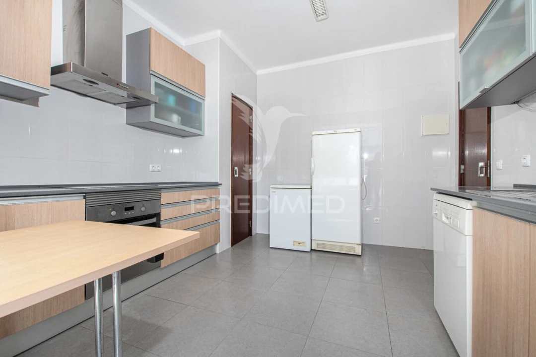 Apartamento T2 para Venda em Azambuja Foto 4