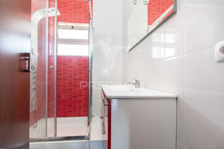 Apartamento T2 para Venda em Azambuja Foto 8