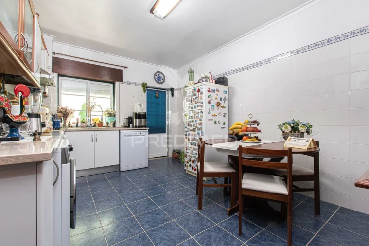 Apartamento T3 para Venda em Vila Nova da Rainha Foto 4