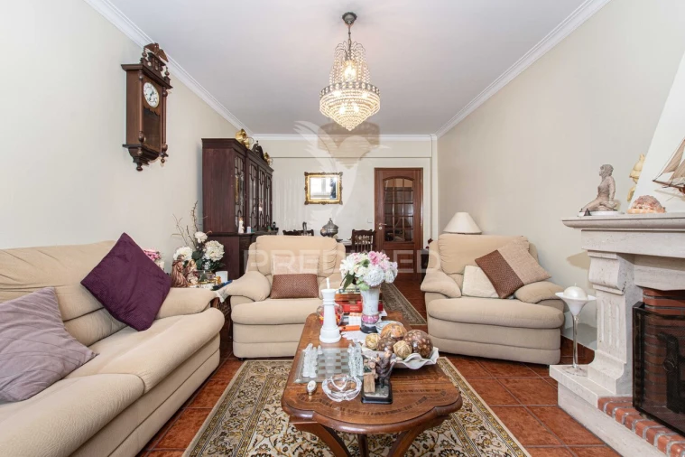 Apartamento T3 para Venda em Vila Nova da Rainha Foto 2