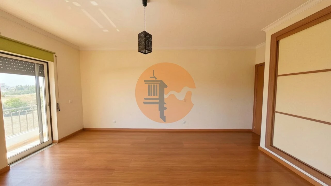 Apartamento T4 para Venda em Quelfes Foto 25