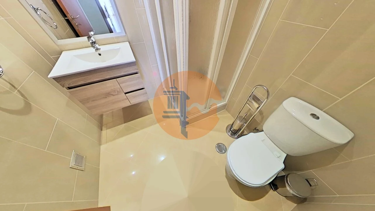 Apartamento T4 para Venda em Quelfes Foto 21