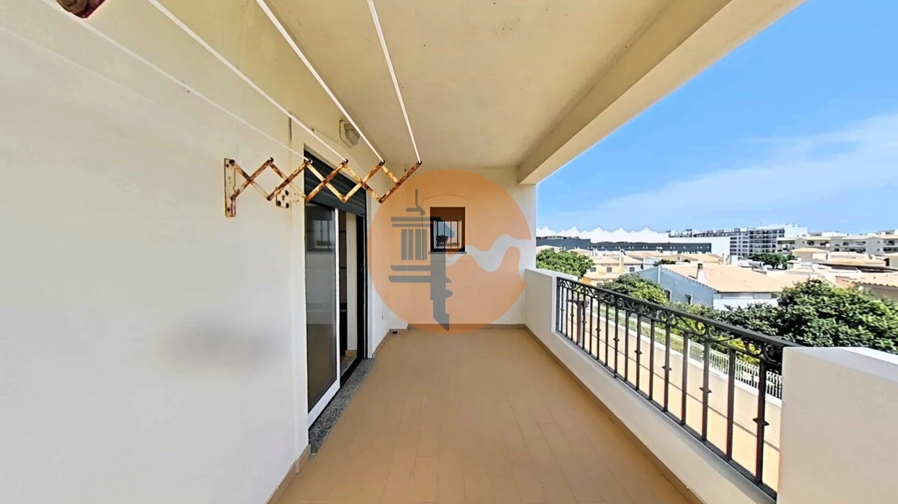 Apartamento T4 para Venda em Quelfes Foto 27