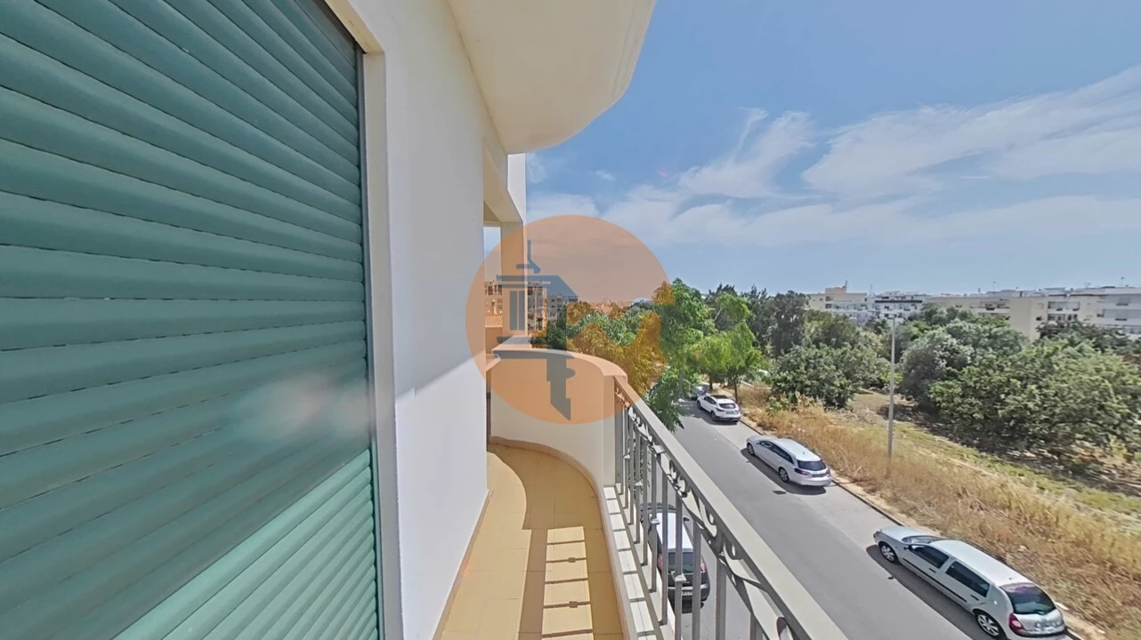 Apartamento T4 para Venda em Quelfes Foto 29