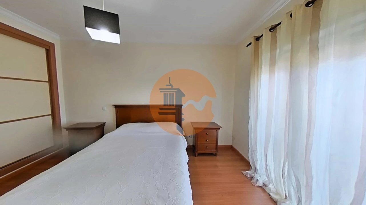 Apartamento T4 para Venda em Quelfes Foto 20