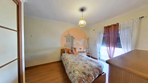 Apartamento T4 para Venda em Quelfes