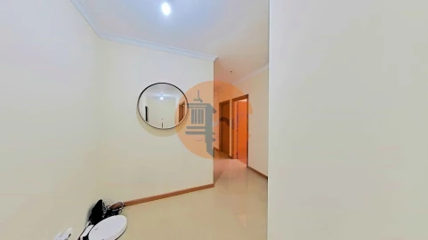 Apartamento T4 para Venda em Quelfes