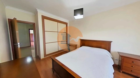 Apartamento T4 para Venda em Quelfes