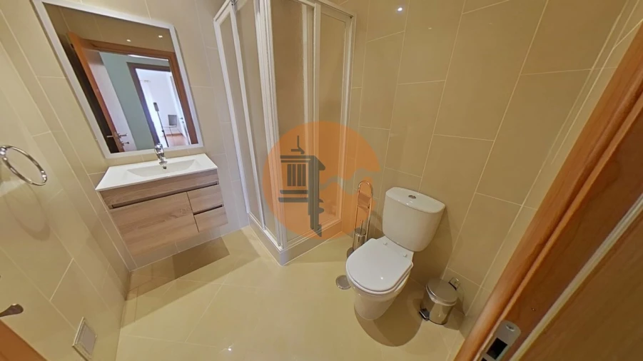 Apartamento T4 para Venda em Quelfes Foto 22