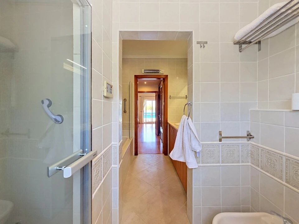 Moradia T6 para Venda em Alvor Foto 36