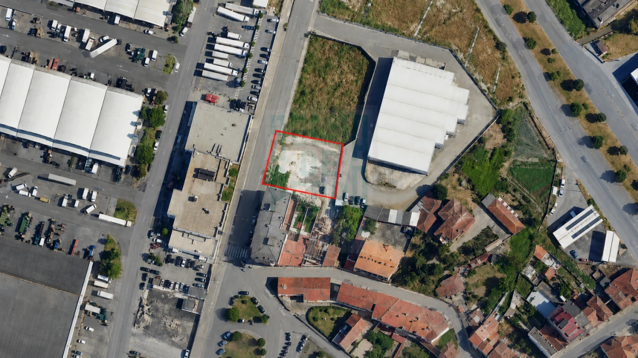 Terreno para Venda em Campanhã Foto 2