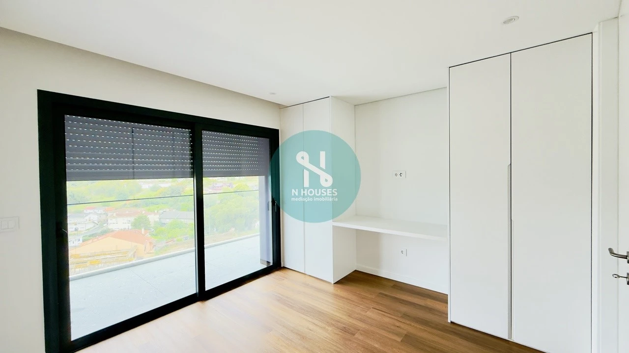 Apartamento T3 para Venda em Ferreiros e Gondizalves Foto 11