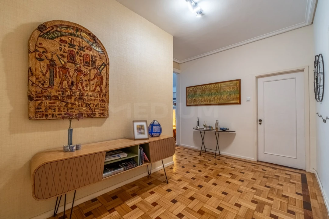 Apartamento T5 para Venda em Lordelo do Ouro e Massarelos Foto 2