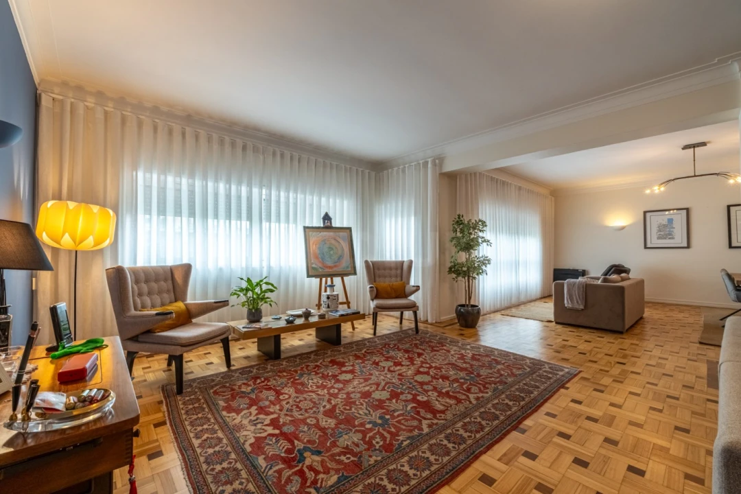 Apartamento T5 para Venda em Lordelo do Ouro e Massarelos Foto 4