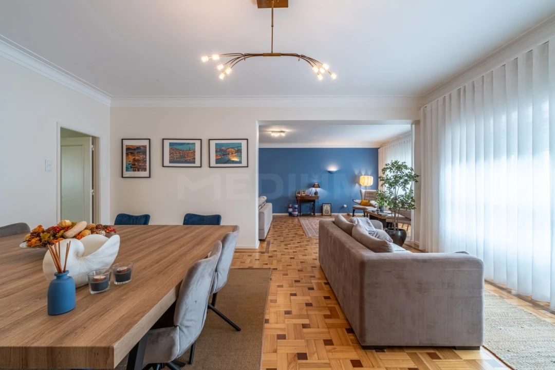 Apartamento T5 para Venda em Lordelo do Ouro e Massarelos Foto 6