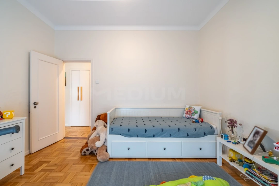 Apartamento T5 para Venda em Lordelo do Ouro e Massarelos Foto 18