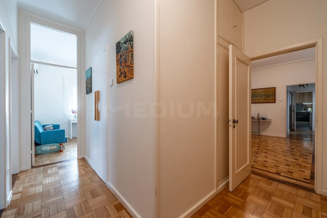 Apartamento T5 para Venda em Lordelo do Ouro e Massarelos Foto 24