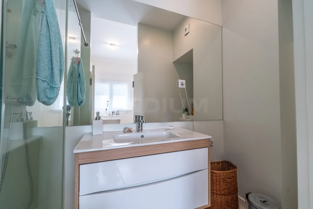 Apartamento T5 para Venda em Lordelo do Ouro e Massarelos Foto 25