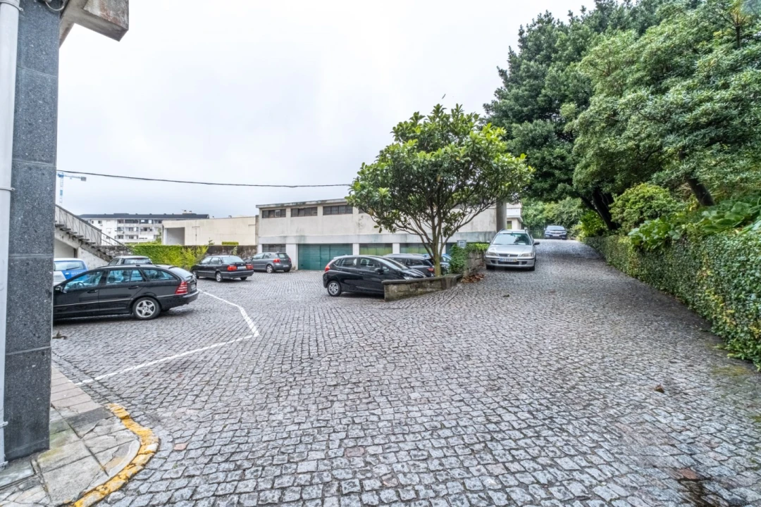 Apartamento T5 para Venda em Lordelo do Ouro e Massarelos Foto 26