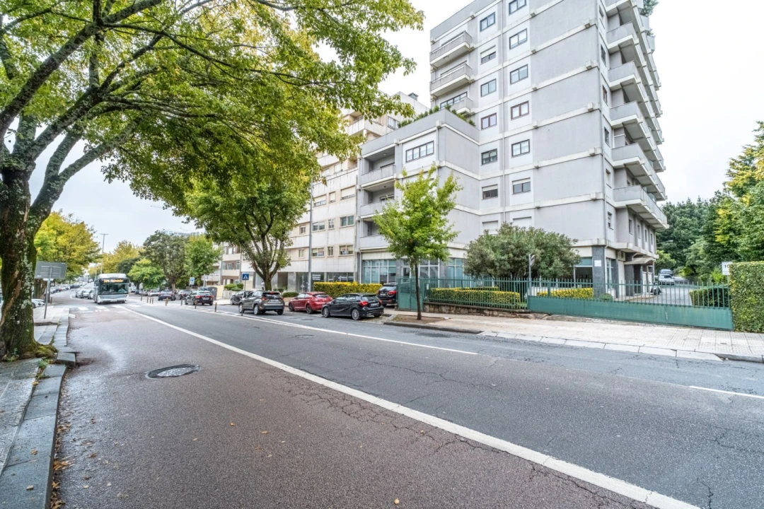 Apartamento T5 para Venda em Lordelo do Ouro e Massarelos Foto 28