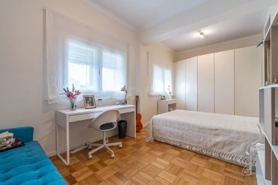 Apartamento T5 para Venda em Lordelo do Ouro e Massarelos