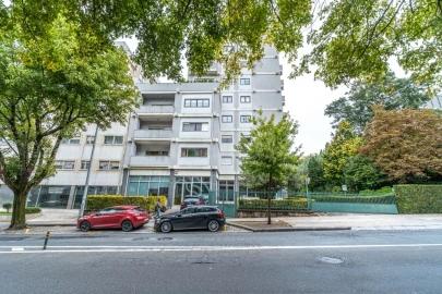 Apartamento T5 para Venda em Lordelo do Ouro e Massarelos