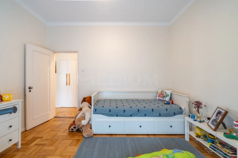 Apartamento T5 para Venda em Lordelo do Ouro e Massarelos Foto 18