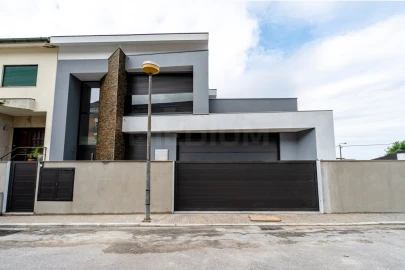 Moradia T3 para Venda em Moreira