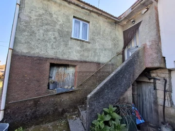 Moradia T2 para Venda em São Joaninho