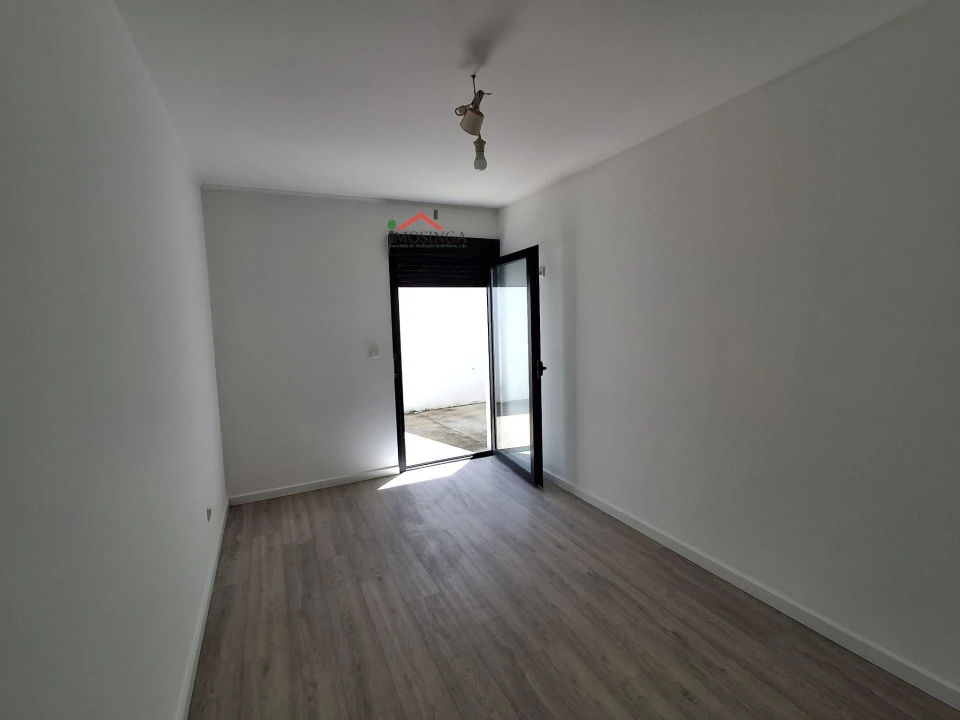 Apartamento T2 para Venda em Ferreira do Alentejo e Canhestros Foto 11