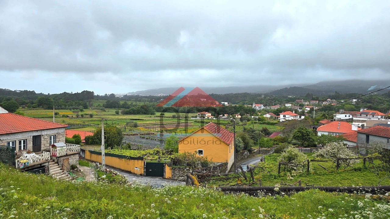 Terreno para Venda em Freixieiro de Soutelo Foto 1