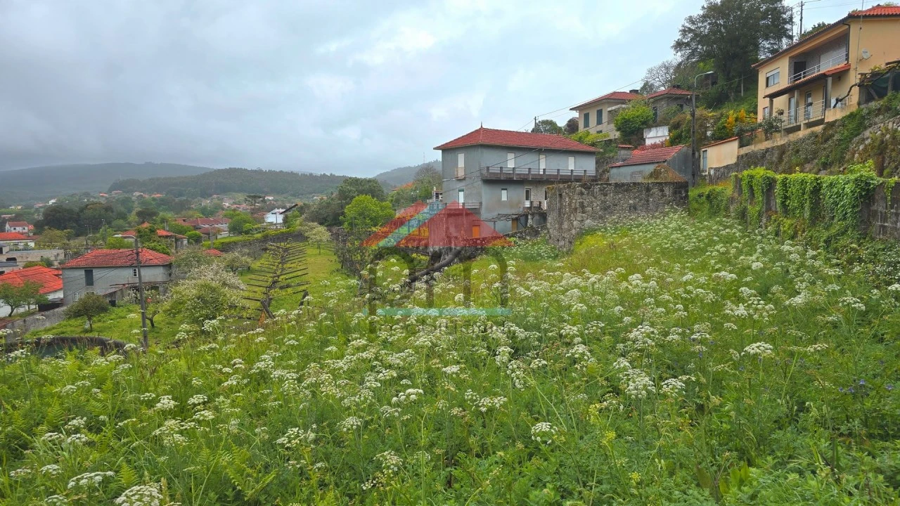 Terreno para Venda em Freixieiro de Soutelo Foto 2
