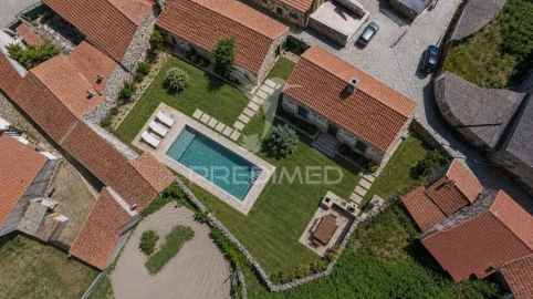 Moradia T9 para Venda em Almeida