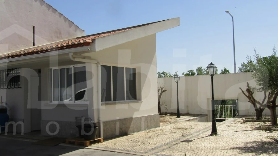Armazém para Venda em Benavente