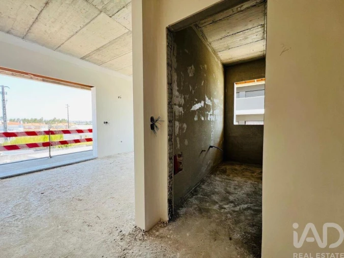 Apartamento para Venda em Parceiros e Azoia Foto 27