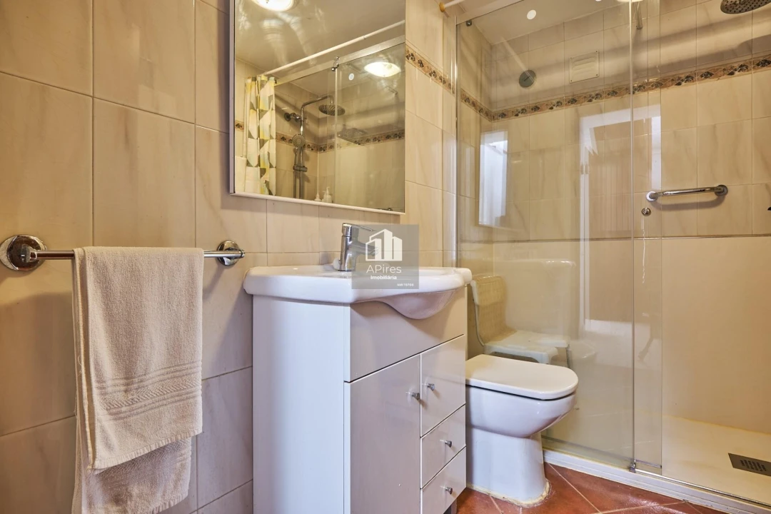 Apartamento T4 para Venda em Costa da Caparica Foto 18